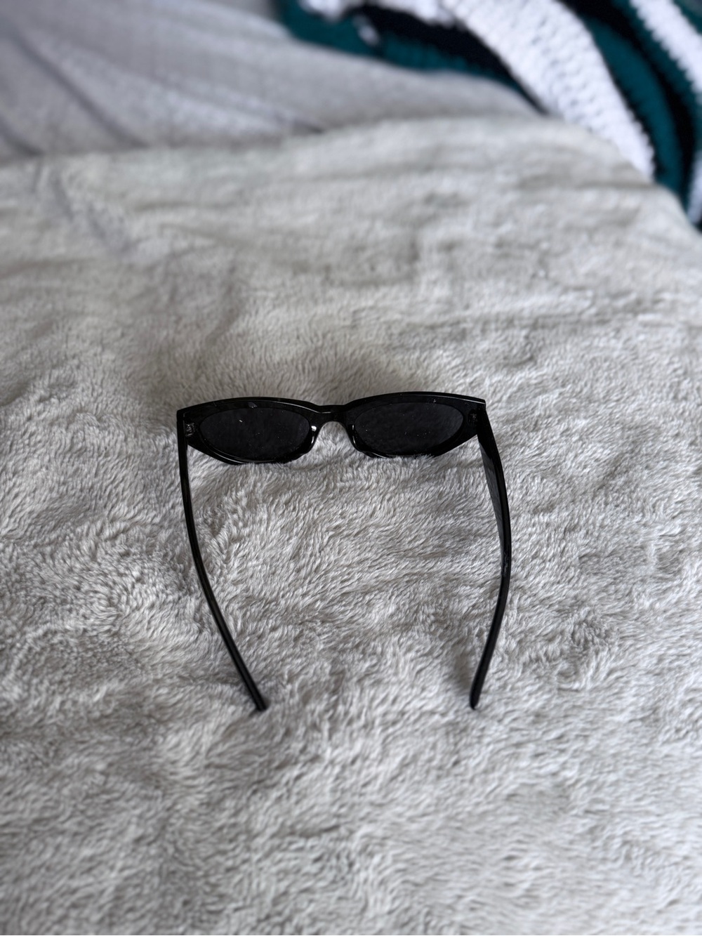 Black Cat-Eye Sunglasses - Classic Women's Shades - Picture 2 of 4